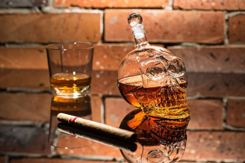Karafka KRYSZTAŁOWA CZASZKA 650ml NA WHISKY PREZENT DLA NIEGO Karafka KRYSZTAŁOWA CZASZKA 650ml NA WHISKY PREZENT DLA NIEGO