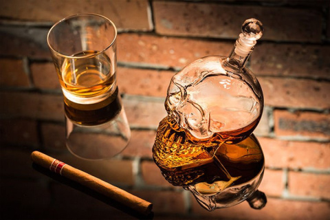 Karafka KRYSZTAŁOWA CZASZKA 650ml NA WHISKY PREZENT DLA NIEGO Karafka KRYSZTAŁOWA CZASZKA 650ml NA WHISKY PREZENT DLA NIEGO