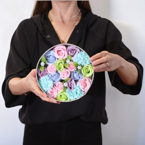 FLOWER BOX BUKIET ZAPACHOWYCH KWIATÓW MYDLANYCH W PUDEŁKU PREZENT DZIEŃ NAUCZYCIELA URODZINY