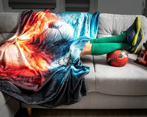 PIŁKARSKI ZESTAW kocyk i poduszka PREZENT DLA KIBICA FANA PIŁIKI NOŻNEJ URODZINY